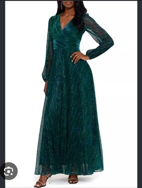 Betsy & Adam NWT Size 10 Emerald Green Metallic Long Sleeve Maxi Gown $289